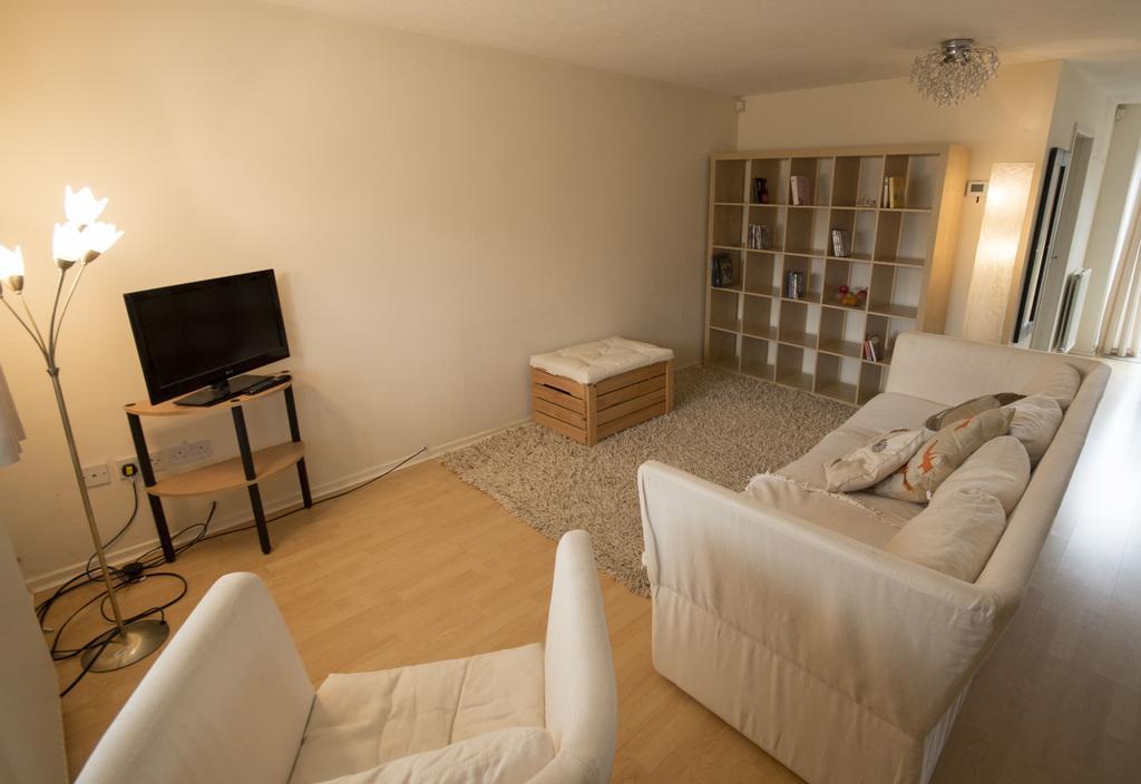 32 Pentland Close Chester Extérieur photo